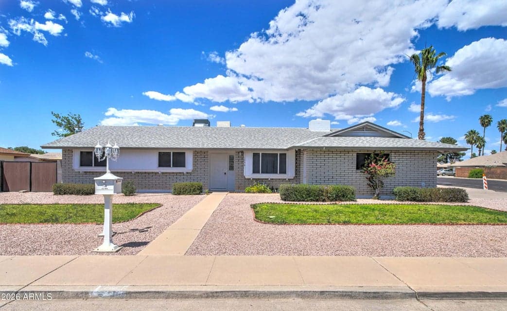 1556 E GLADE Avenue, Mesa, AZ 85204 — photo 1 of 36