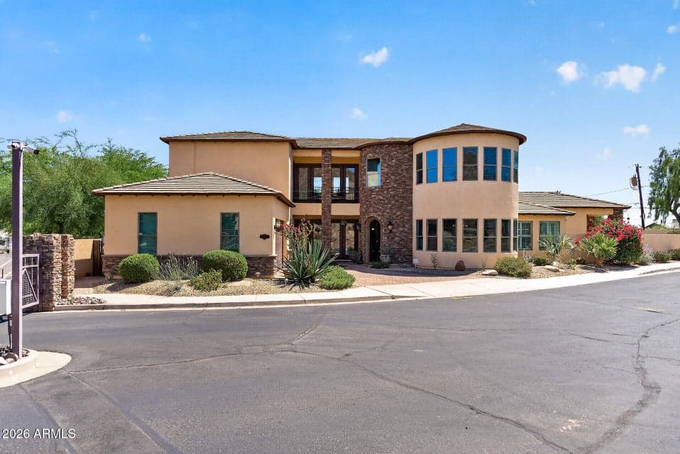 1343 E LUPINE Avenue, Phoenix, AZ 85020 — photo 1 of 58
