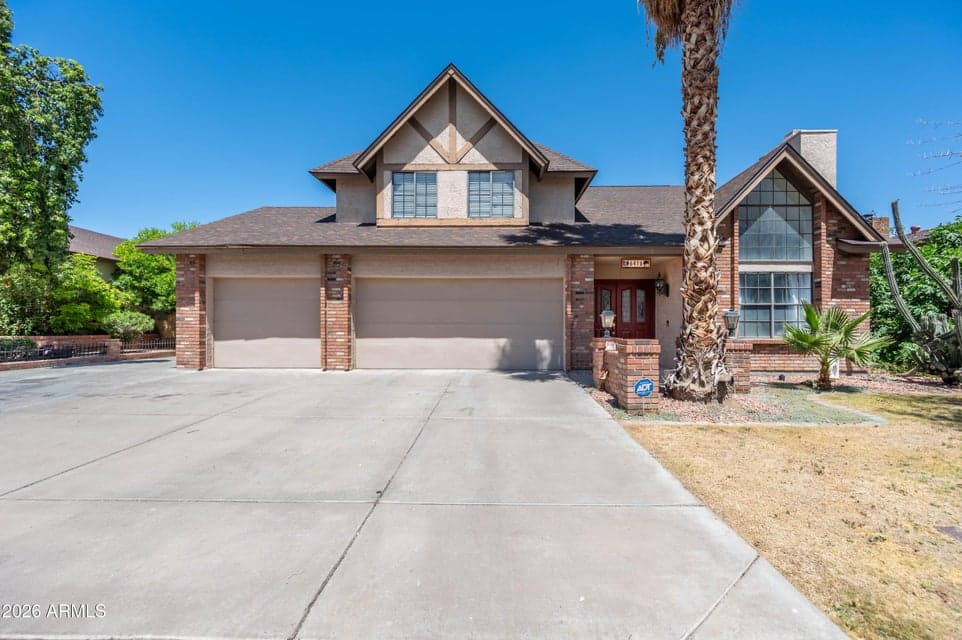 6416 W SHANGRI LA Road, Glendale, AZ 85304 — photo 1 of 27