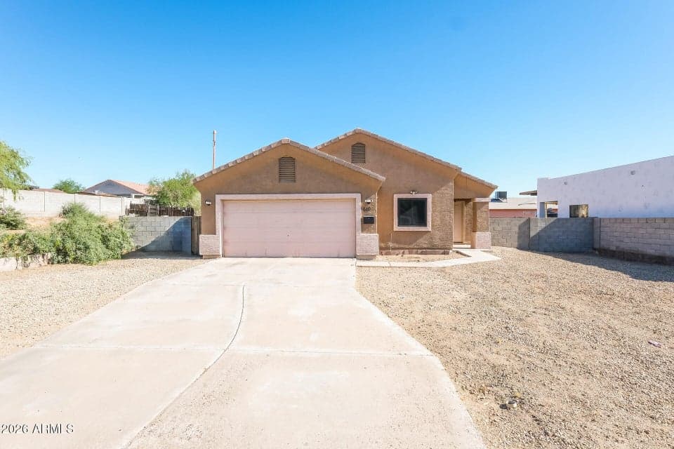 610 E DEE Street, Avondale, AZ 85323 — photo 1 of 21