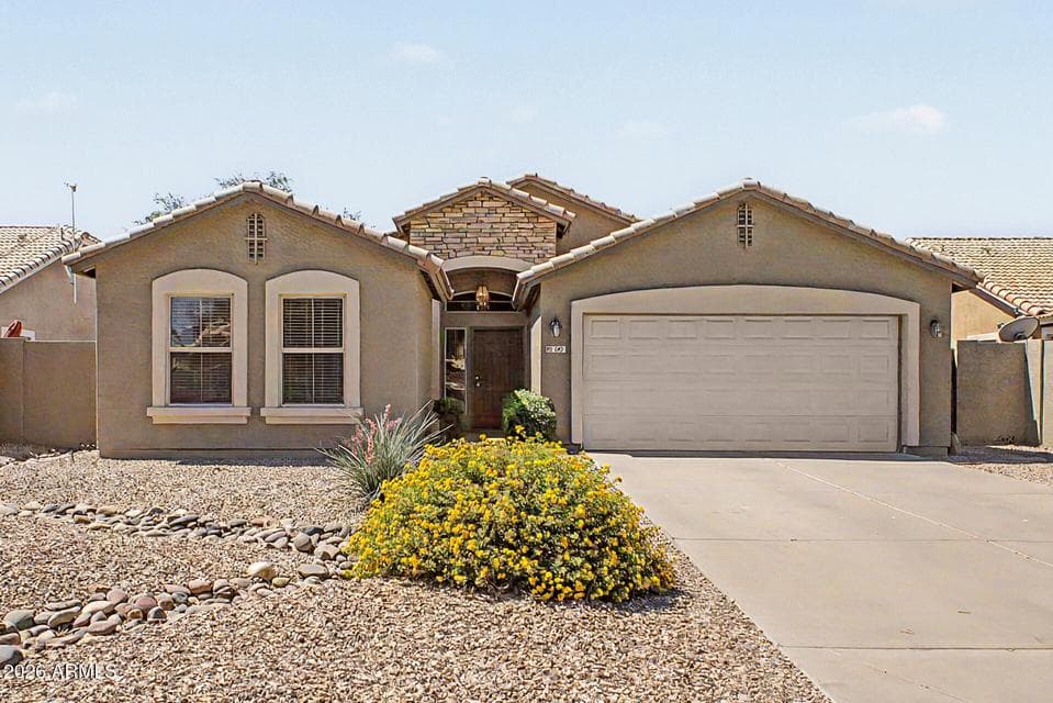 691 E EAGLE Lane, Gilbert, AZ 85296 — photo 1 of 30