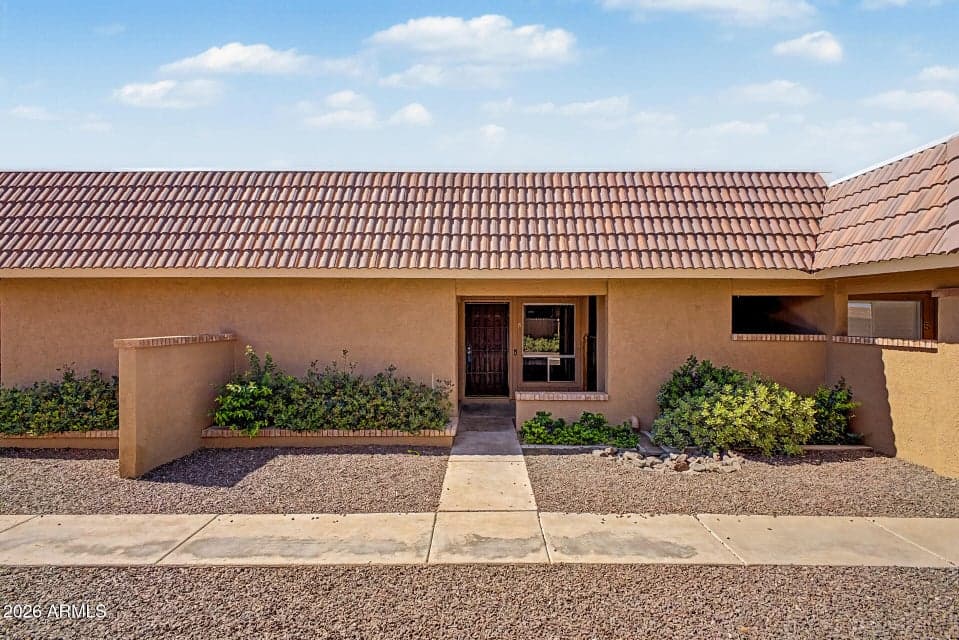 408 W PONTIAC Drive 6, Phoenix, AZ 85027 — photo 1 of 27