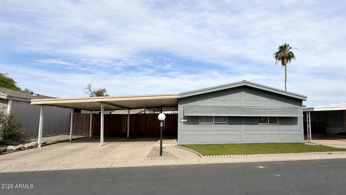 10951 N 91ST Avenue 37, Peoria, AZ 85345 — photo 1 of 50