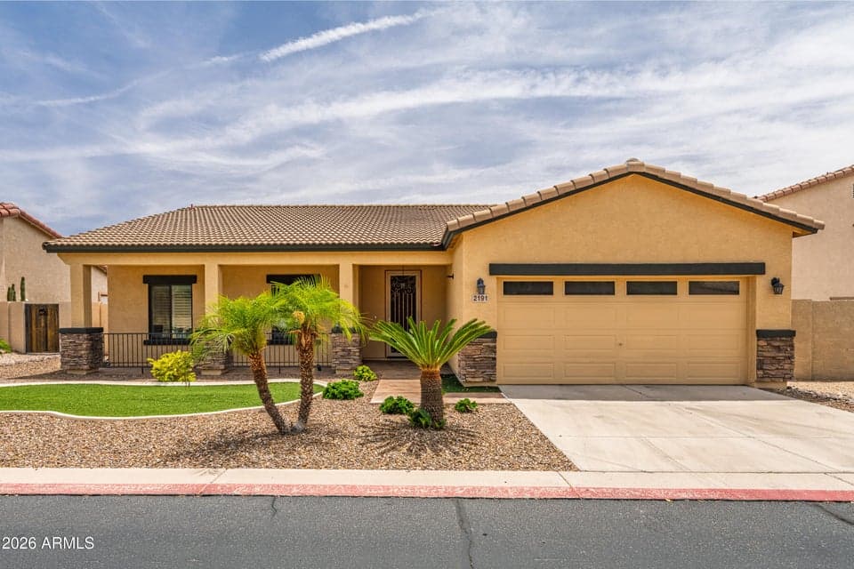 2191 E 25TH Avenue, Apache Junction, AZ 85119 — photo 1 of 54