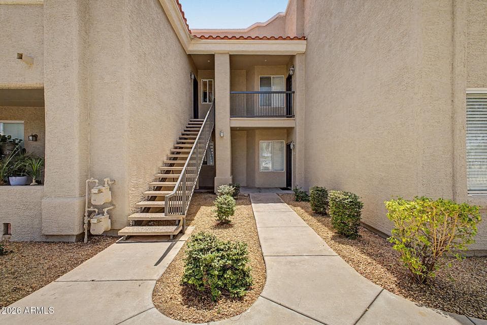 2929 W Yorkshire Drive 2124, Phoenix, AZ 85027 — photo 1 of 36
