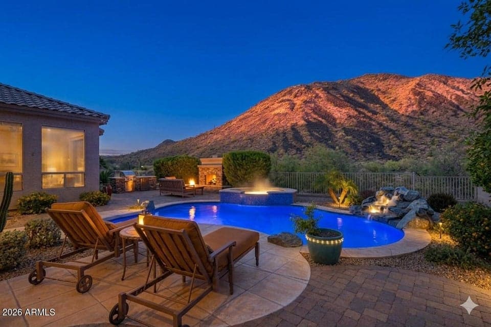 Stunning Mountain Views!