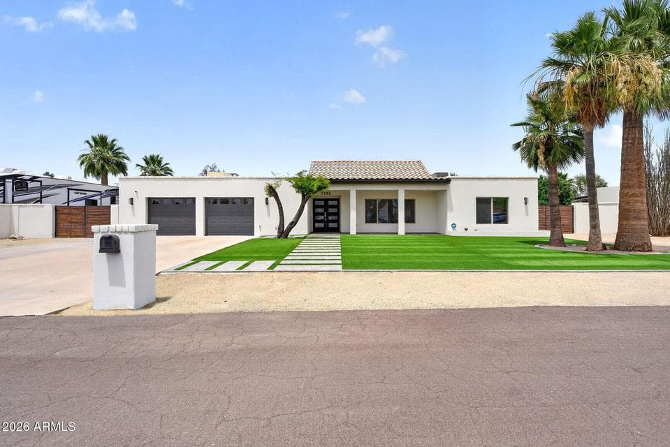 7222 W JOHN CABOT Road, Glendale, AZ 85308 — photo 1 of 87