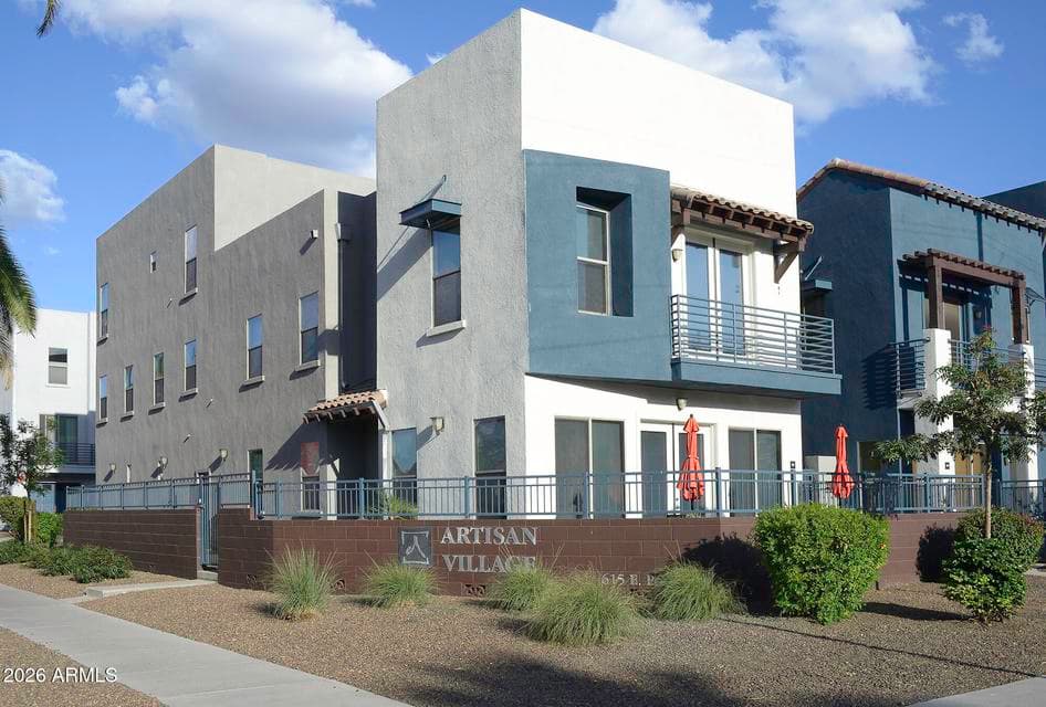615 E PORTLAND Street 106, Phoenix, AZ 85004 — photo 1 of 37