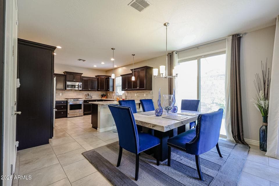 Dining to Kitchen