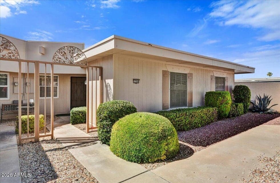 Spacious 2 bedroom home with attached garage