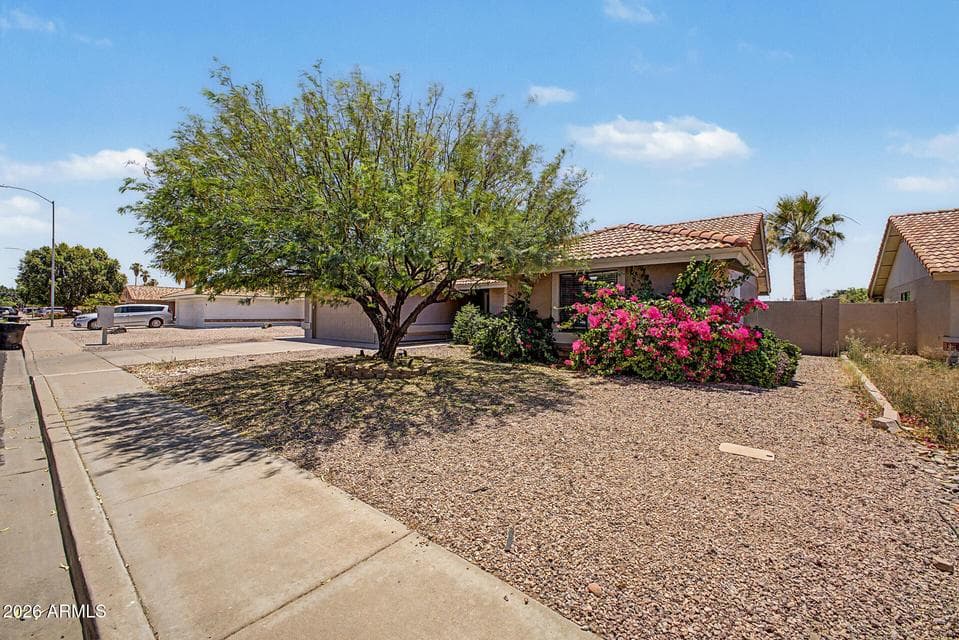 5423 E ELLIS Street, Mesa, AZ 85205 — photo 1 of 30