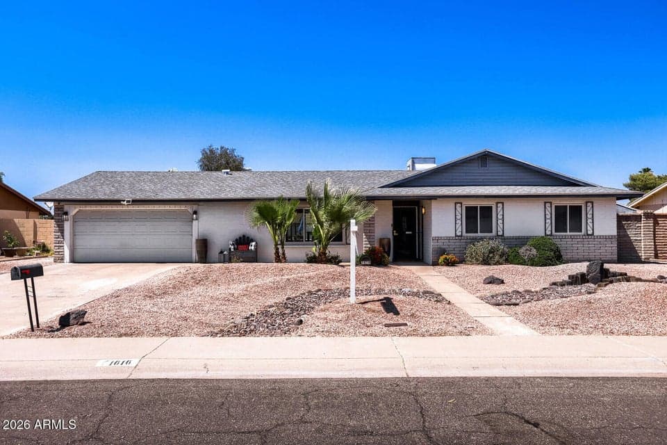 1616 W SACK Drive, Phoenix, AZ 85027 — photo 1 of 21