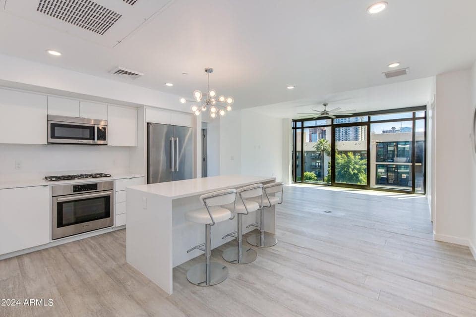 200 W PORTLAND Street 511, Phoenix, AZ 85003 — photo 1 of 21
