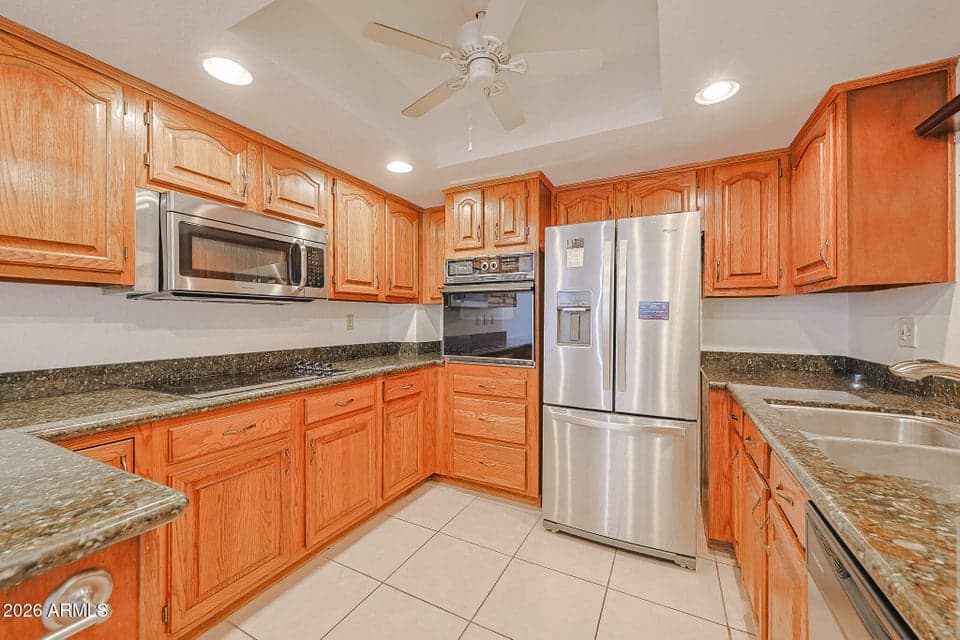 17404 N 99th Avenue 306, Sun City, AZ 85373 — photo 1 of 40
