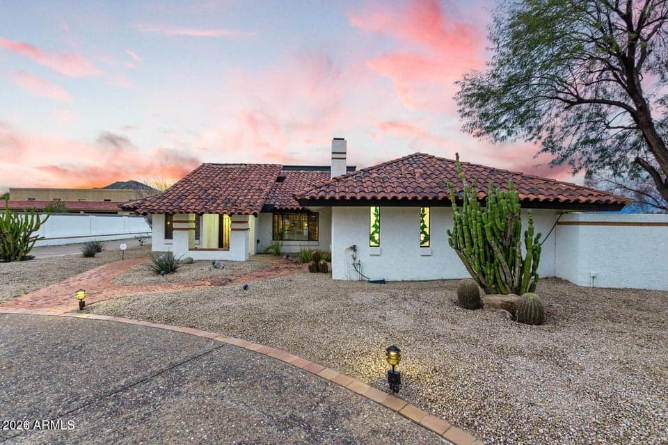 Front view from culdesac lot