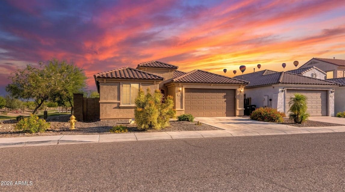 6516 W MADRE DEL ORO Drive, Phoenix, AZ 85083 — photo 1 of 43