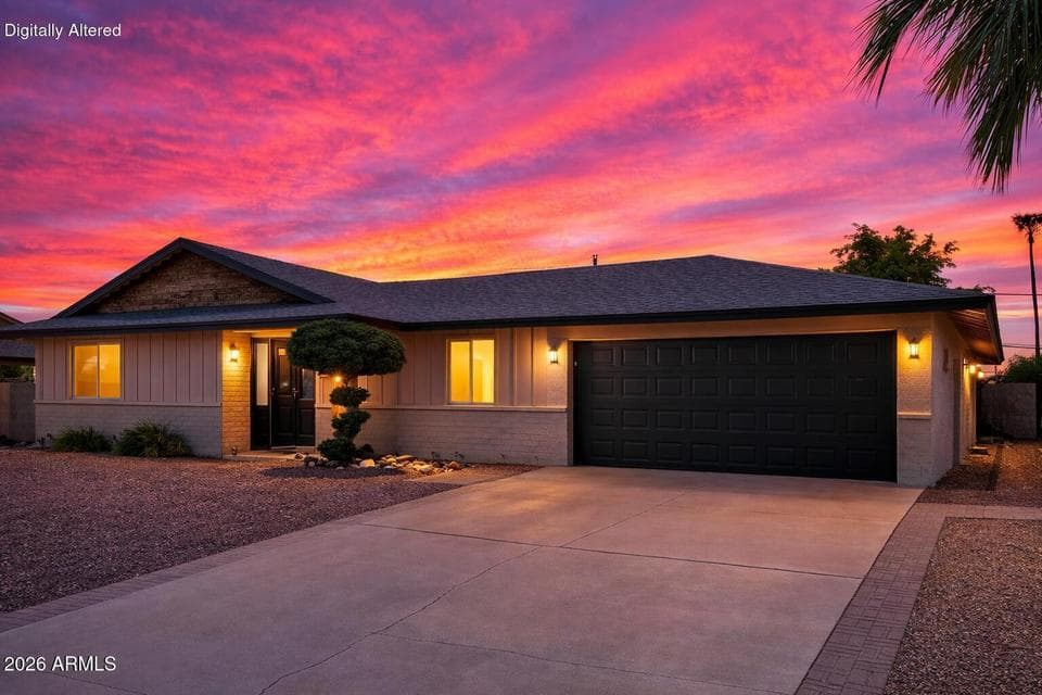 2029 W COOLBROOK Avenue, Phoenix, AZ 85023 — photo 1 of 31