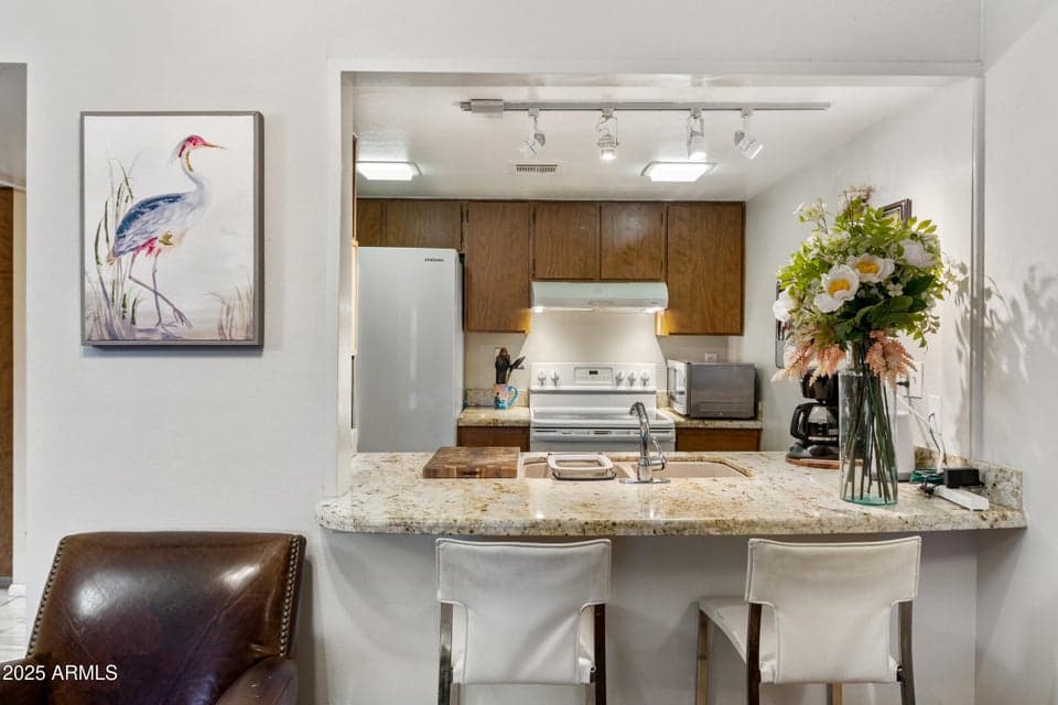 3033 E DEVONSHIRE Avenue 3003, Phoenix, AZ 85016 — photo 1 of 52