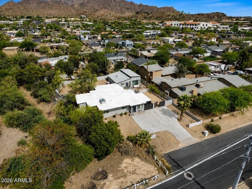 8045 N 14TH Street, Phoenix, AZ 85020 — photo 1 of 6