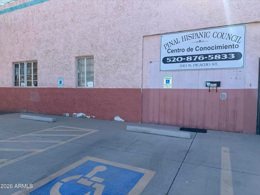 330 N Picacho Street, Casa Grande, AZ 85122 — photo 1 of 40