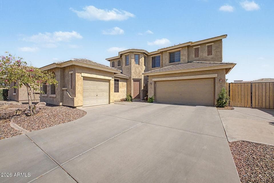 91 W ROADRUNNER Drive, Chandler, AZ 85286 — photo 1 of 51