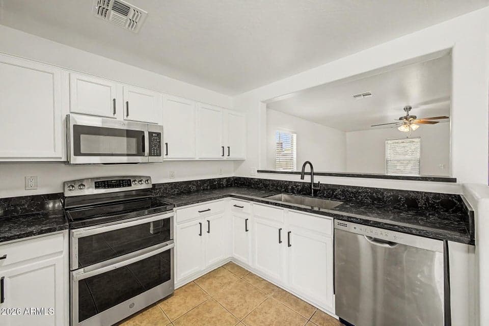 2527 E MEADOW CREEK Way, San Tan Valley, AZ 85140 — photo 1 of 20