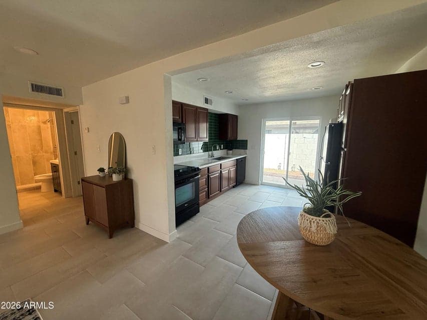 7814 E HEATHERBRAE Avenue B, Scottsdale, AZ 85251 — photo 1 of 10