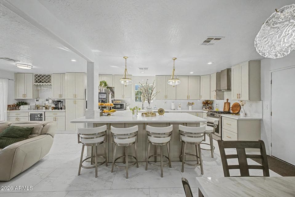3201 W WILLOW Avenue, Phoenix, AZ 85029 — photo 1 of 25