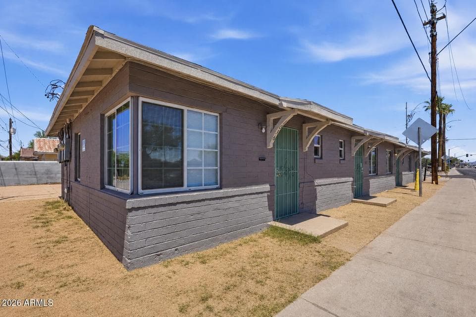 1040 N 16TH Street, Phoenix, AZ 85006 — photo 1 of 23