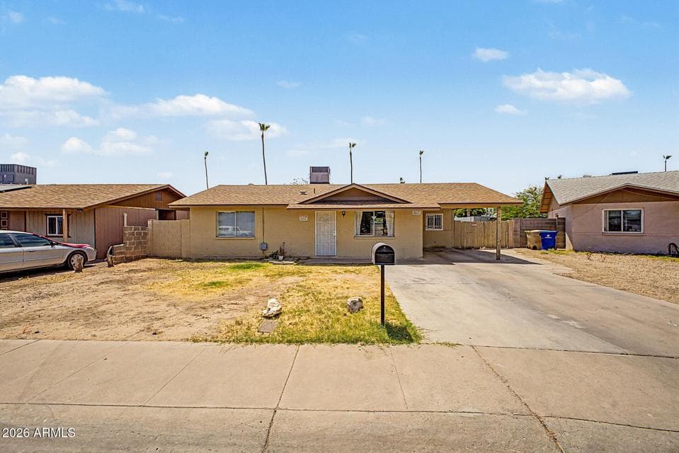 6812 N 65TH Avenue, Glendale, AZ 85301 — photo 1 of 25