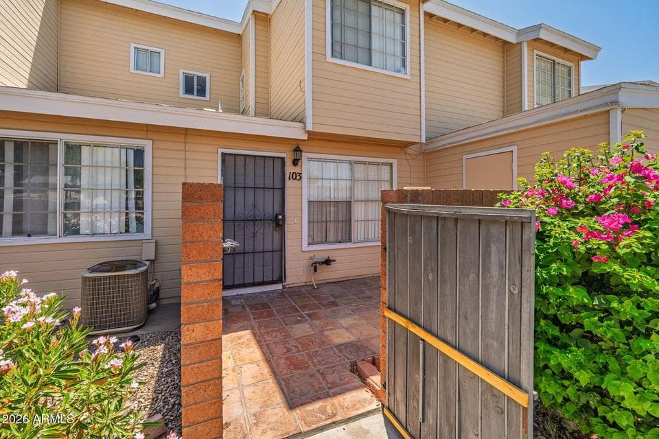 625 S WESTWOOD Street 103, Mesa, AZ 85210 — photo 1 of 26