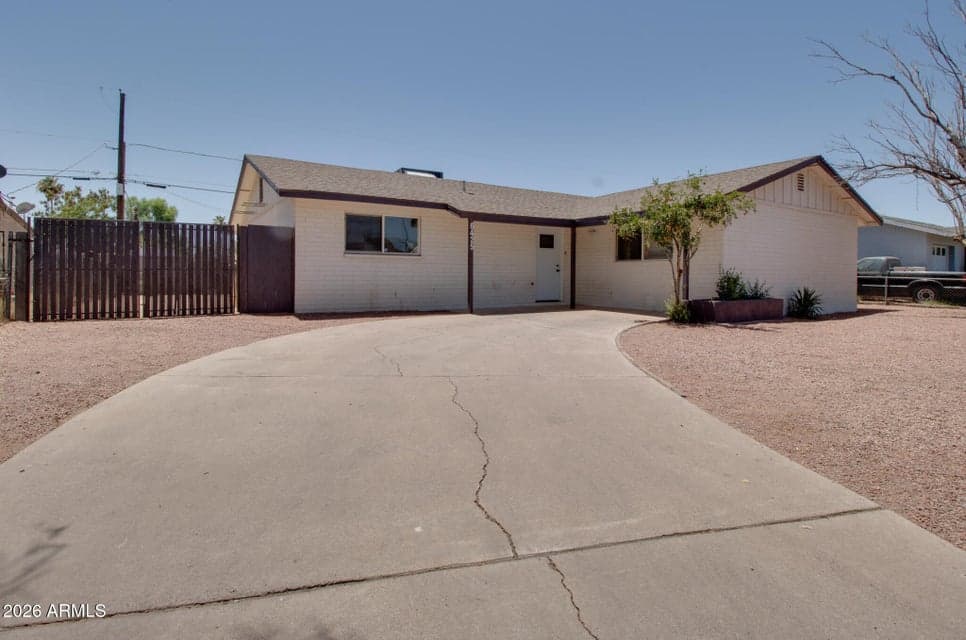 6425 W ROSE Lane, Glendale, AZ 85301 — photo 1 of 19