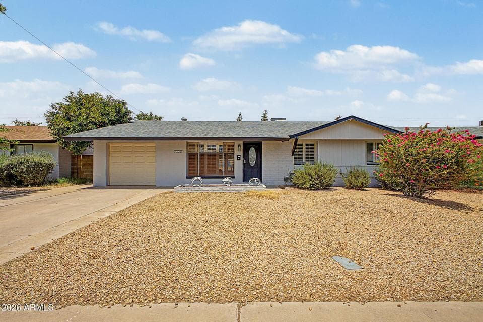 8330 E MONTE VISTA Road, Scottsdale, AZ 85257 — photo 1 of 38