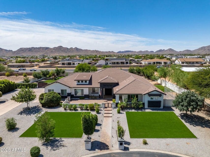 Stunning home on full acre lot. Home is the only one on the cul-de-sac itself. Beautiful modern farmhousel