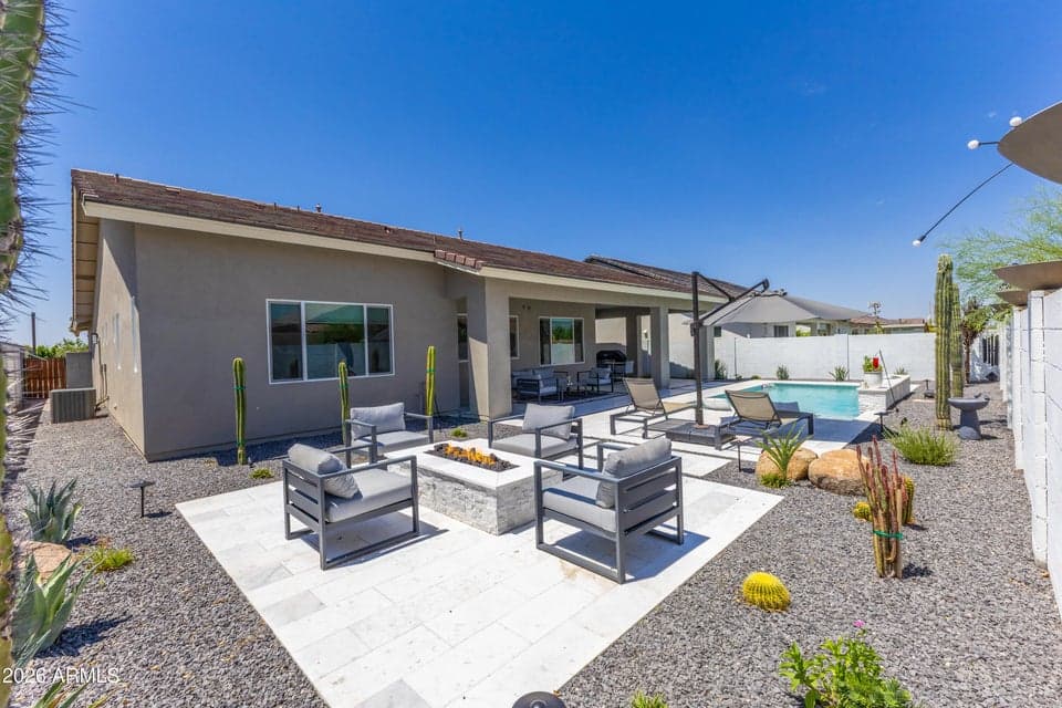 Firepit for chilly AZ nights & a sparkling pool to cool off this summer!!