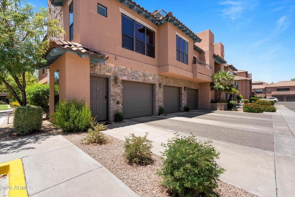 20660 N 40TH Street 2117, Phoenix, AZ 85050 — photo 1 of 27