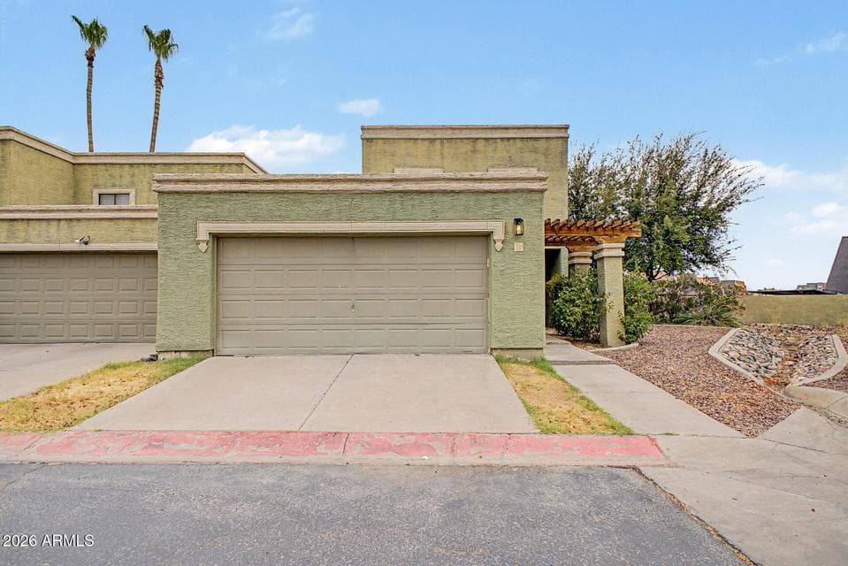 815 E GROVERS Avenue 28, Phoenix, AZ 85022 — photo 1 of 45