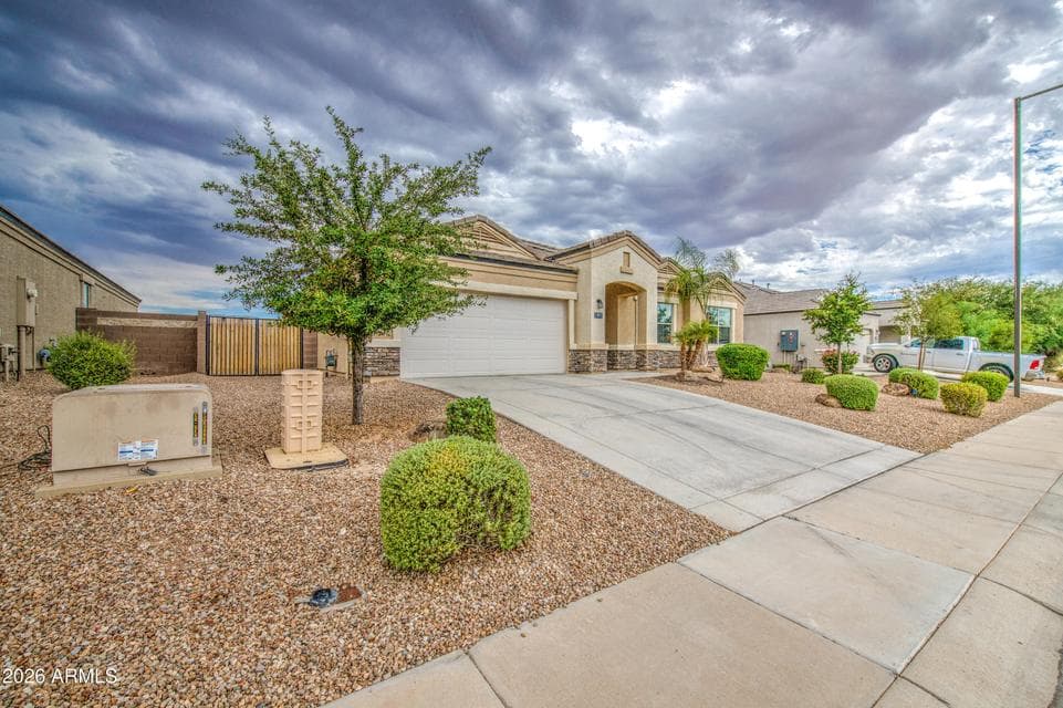 3915 N BROOKLYN Drive, Buckeye, AZ 85396 — photo 1 of 48