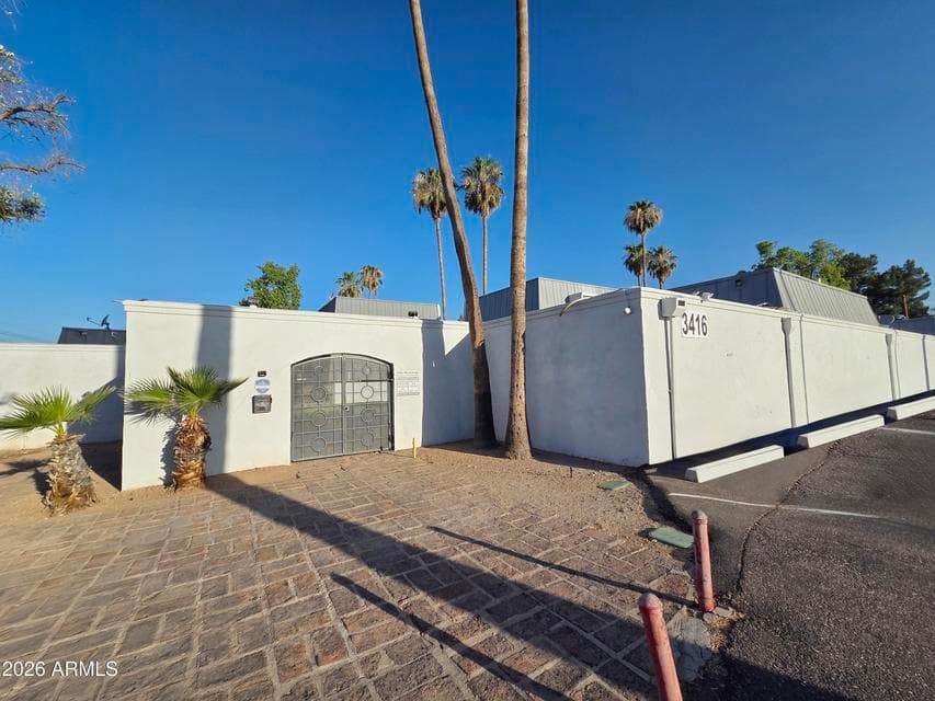 3416 N 44TH Street 18, Phoenix, AZ 85018 — photo 1 of 15