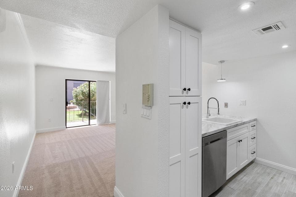 3033 E DEVONSHIRE Avenue 1016, Phoenix, AZ 85016 — photo 1 of 47