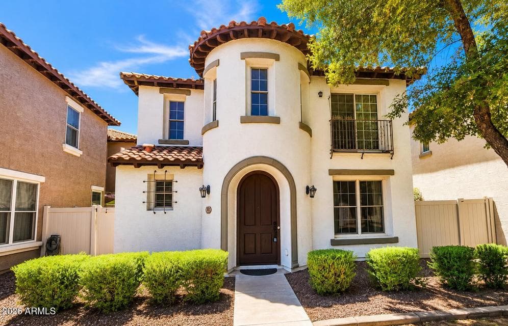 969 S Huish Drive, Gilbert, AZ 85296 — photo 1 of 42