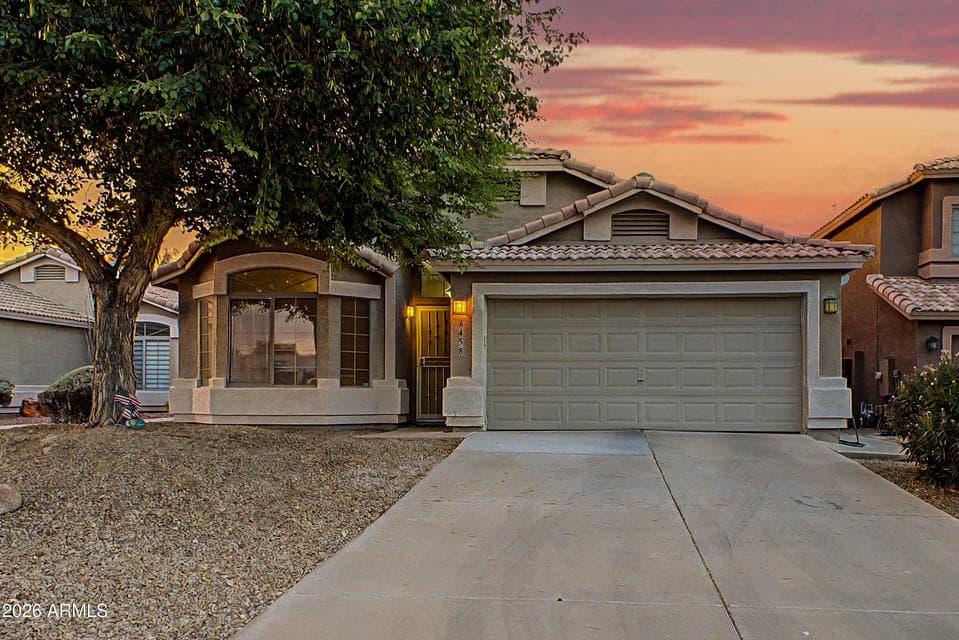 6458 W SADDLEHORN Road, Phoenix, AZ 85083 — photo 1 of 20
