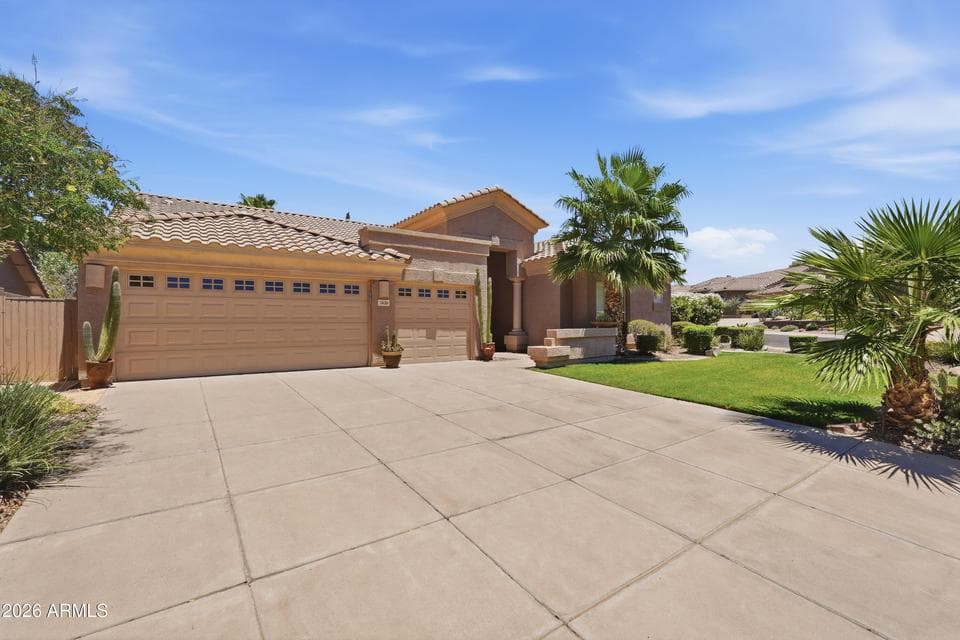 7458 E MARIPOSA GRANDE Drive, Scottsdale, AZ 85255 — photo 1 of 27