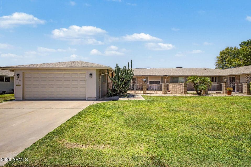 10431 W EL CAPITAN Circle, Sun City, AZ 85351 — photo 1 of 23