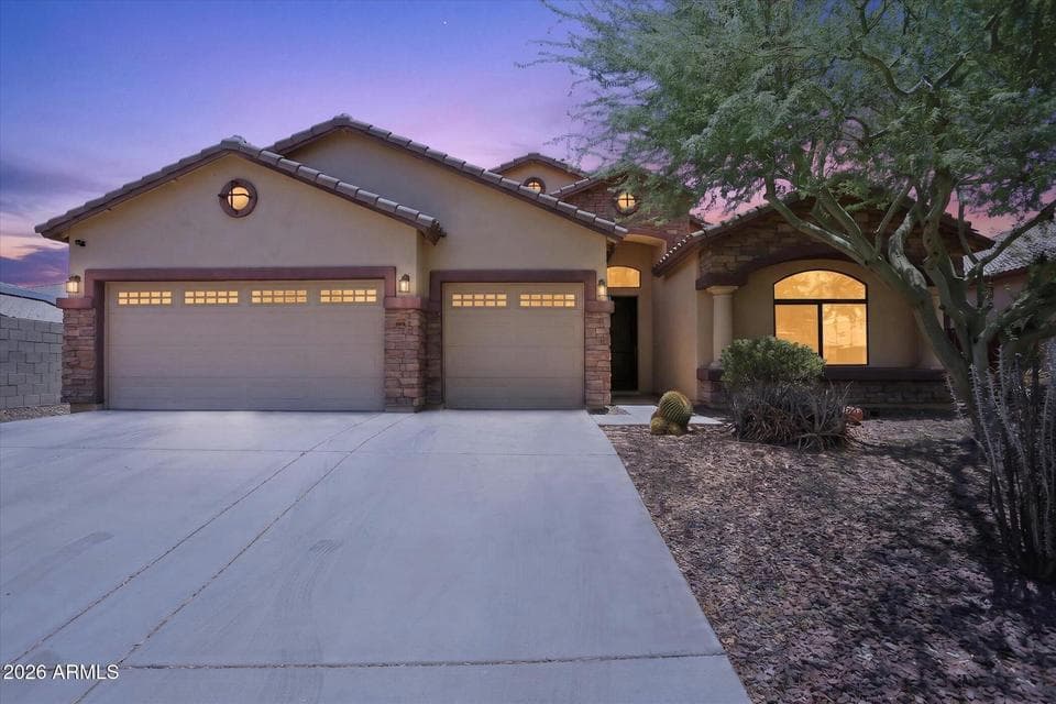 8809 S 10TH Drive, Phoenix, AZ 85041 — photo 1 of 44