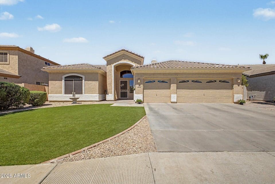 540 N MAMMOTH Way, Chandler, AZ 85225 — photo 1 of 42