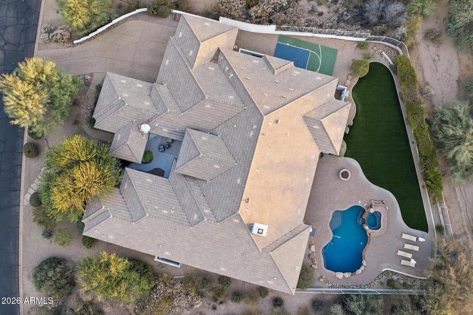 7/10 of an acre - complete privacy