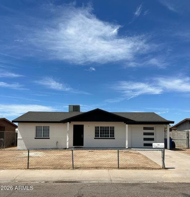 1542 W CARSON Road, Phoenix, AZ 85041 — photo 1 of 22