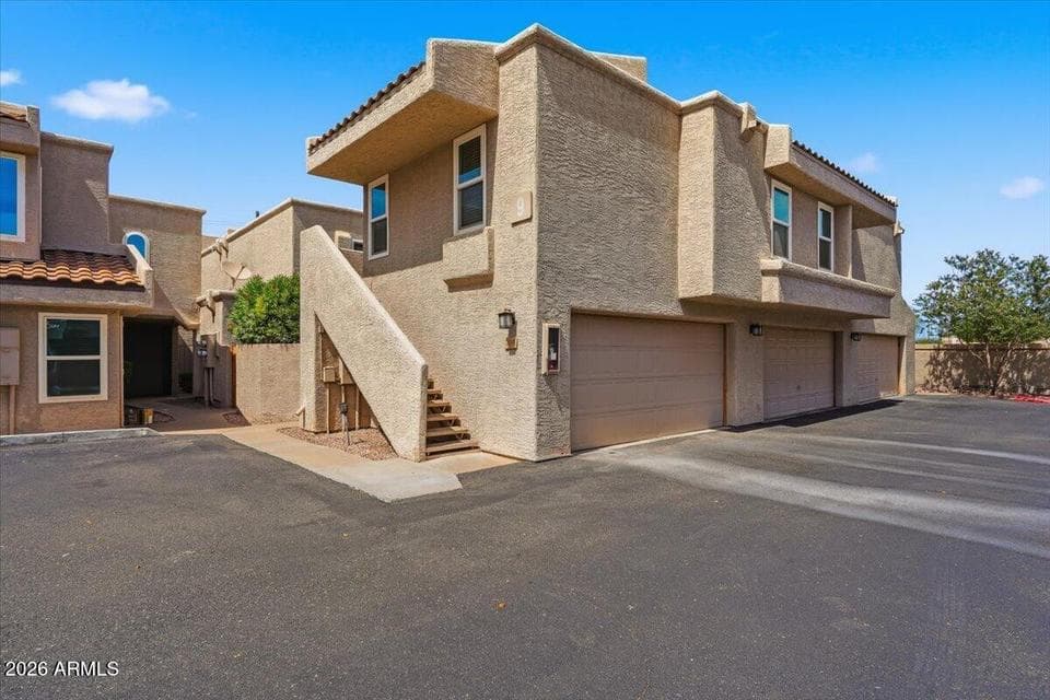 2834 S EXTENSION Road 2010, Mesa, AZ 85210 — photo 1 of 37