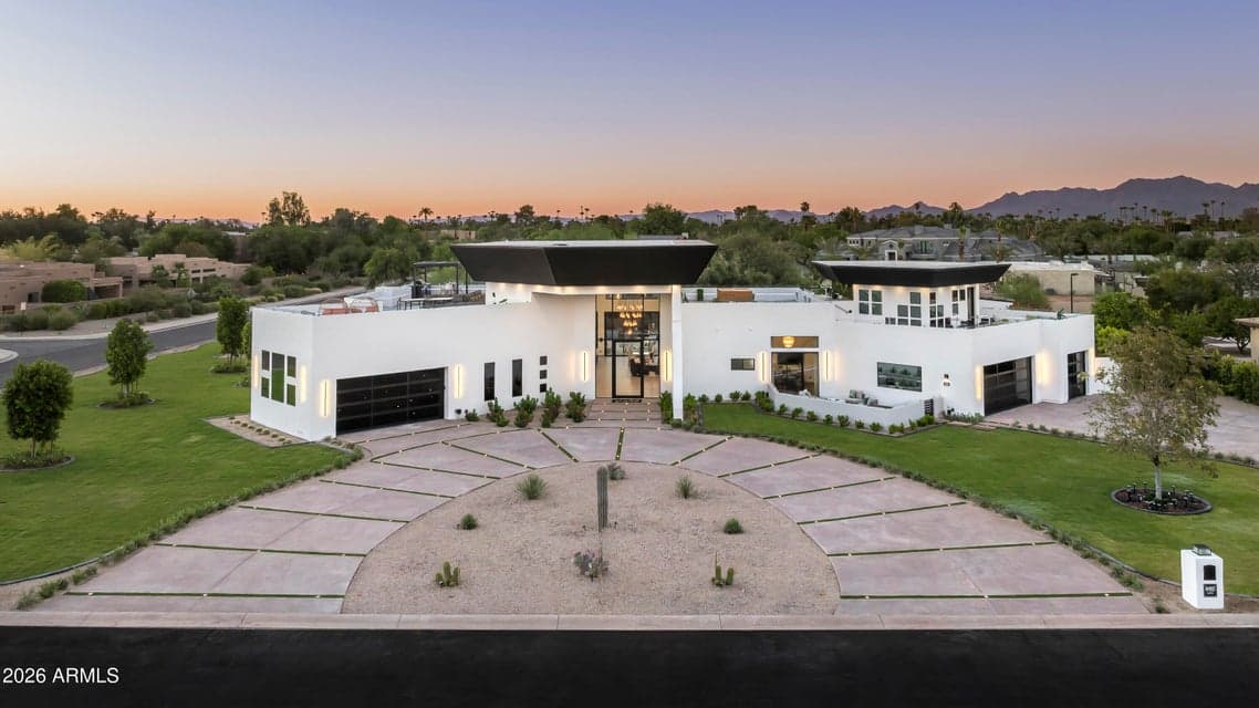 8402 E CACTUS WREN Road, Scottsdale, AZ 85250 — photo 1 of 100